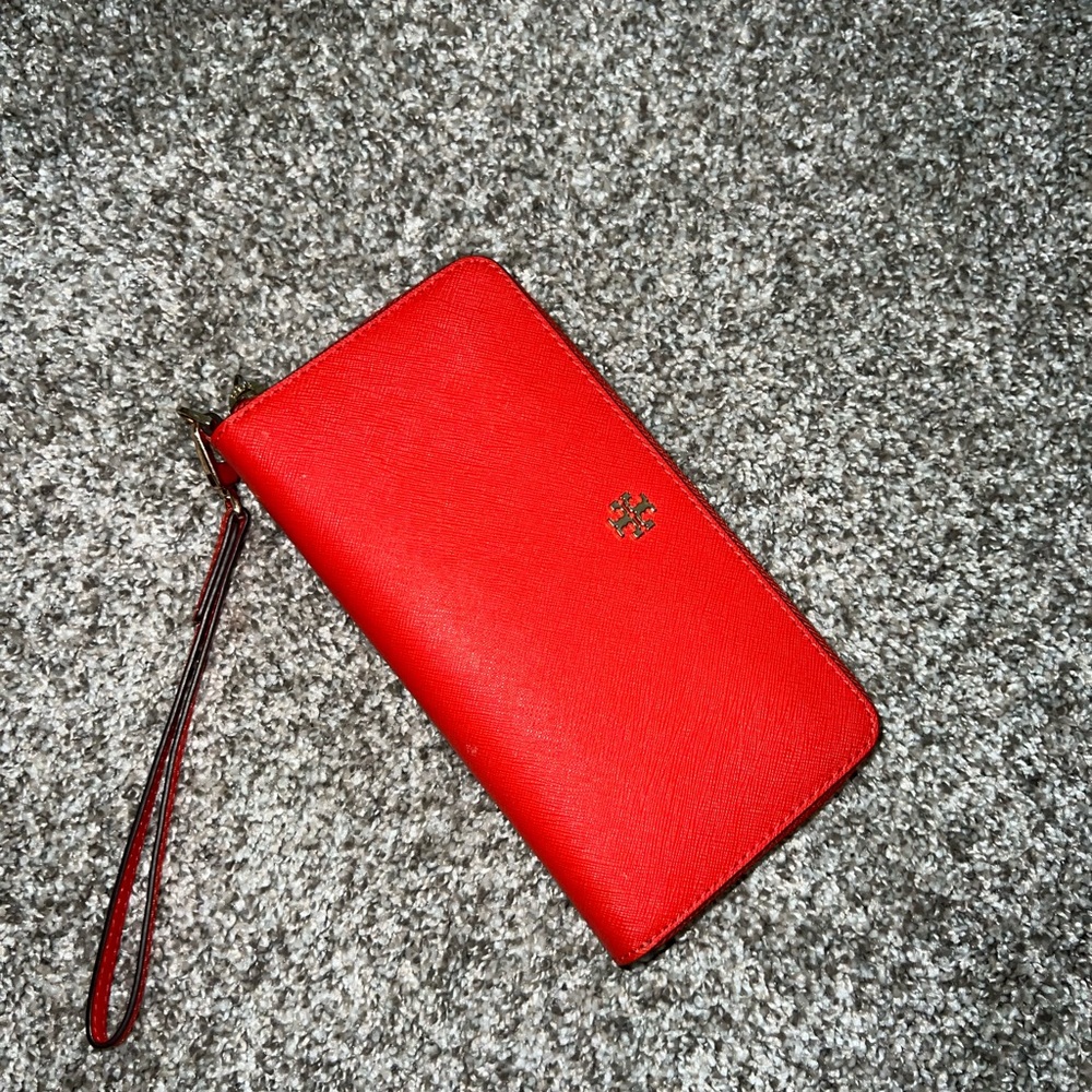 Tory burch wallet